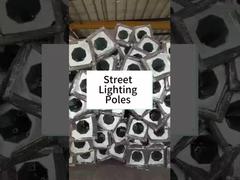 أعمدة إنارة الشوارع عالية الجودة تعرض#أعمدة_إنارة_الشوارع#إضاءة_المدن#بنية_تحتية_للإضاءة