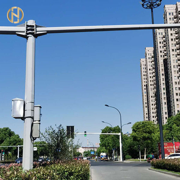 مثمنة الشكل الصلب CCTV القطب 3-20M تصاعد ارتفاع مقاومة الرياح