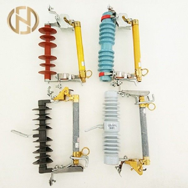 10kV - 35kV عمود مركب تركب الصمامات لخط النقل العلوي